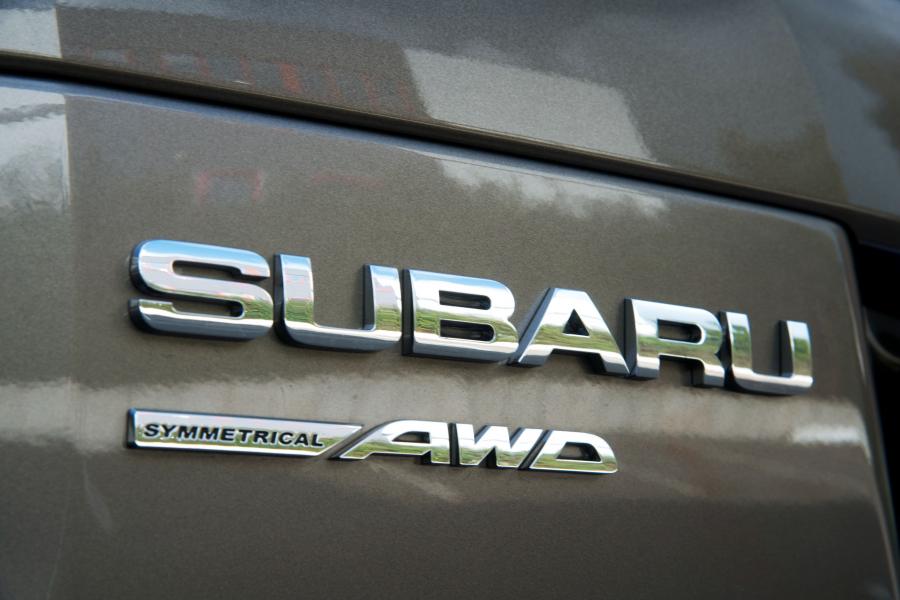 Логотип Subaru Forester 2.0i 2015 года  (WW) (фото 23 из 40)